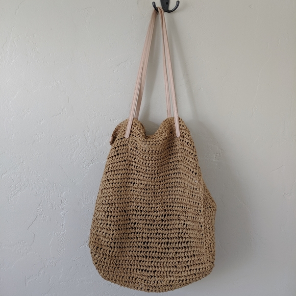 Banana Republic Handbags - Rattan beach bag